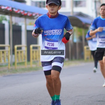 Runner Photo 3453895