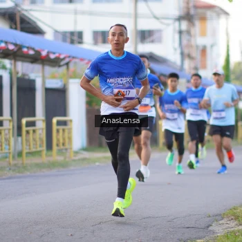 Runner Photo 3454262