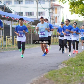 Runner Photo 3454353