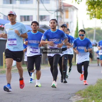 Runner Photo 3454390