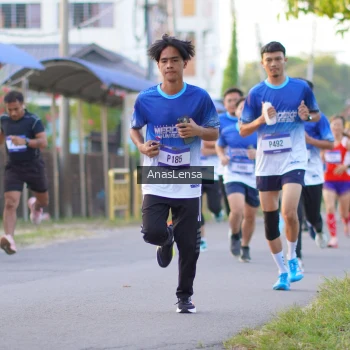 Runner Photo 3454639