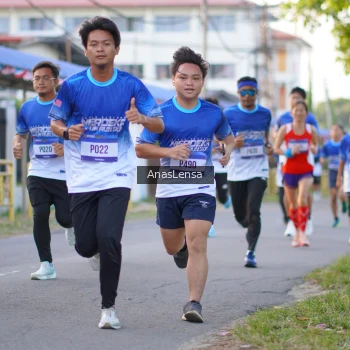 Runner Photo 3454875