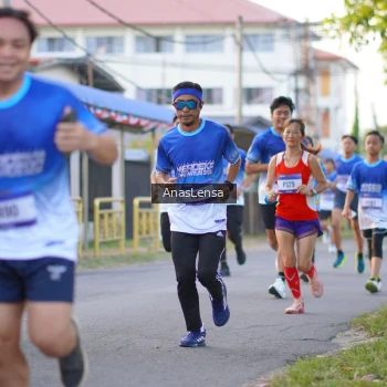 Runner Photo 3455003