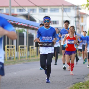 Runner Photo 3455024