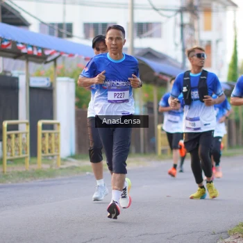 Runner Photo 3455633