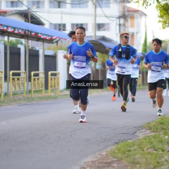 Runner Photo 3455649