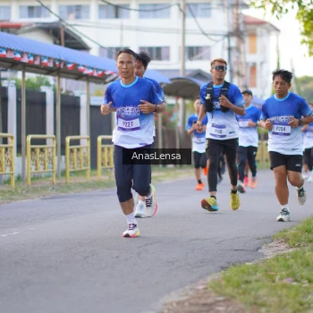 Runner Photo 3455703