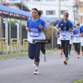 Runner Photo 3455761