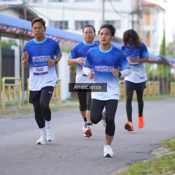 Runner Photo 3456381