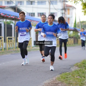 Runner Photo 3456382