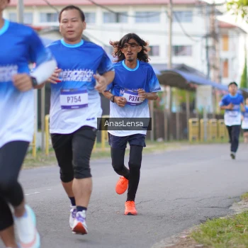 Runner Photo 3456551