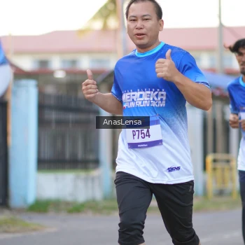 Runner Photo 3456591