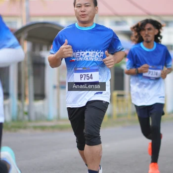 Runner Photo 3456593