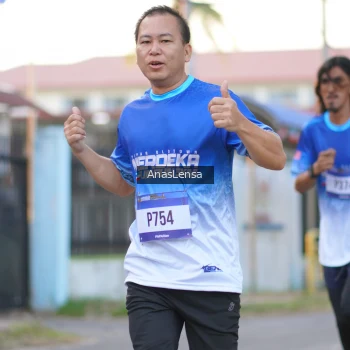 Runner Photo 3456608