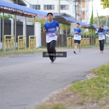 Runner Photo 3456609