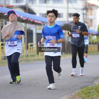 Runner Photo 3457095