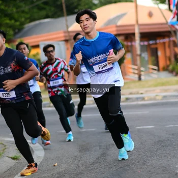Runner Photo 3457144