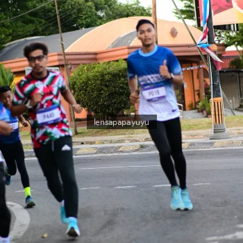 Runner Photo 3457170