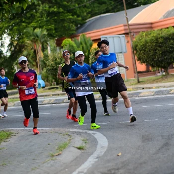 Runner Photo 3457343