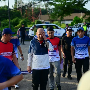 Runner Photo 3457354
