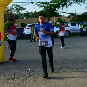 Runner Photo 3457374