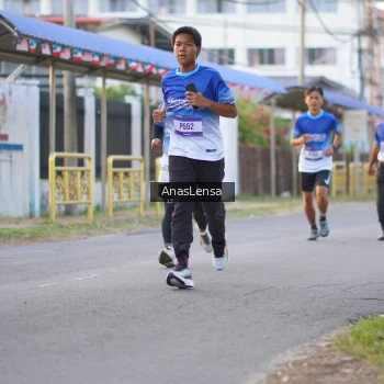Runner Photo 3457500