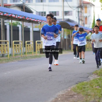 Runner Photo 3457842