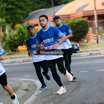Runner Photo 3457915
