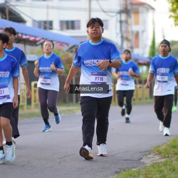 Runner Photo 3458004