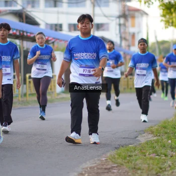 Runner Photo 3458026
