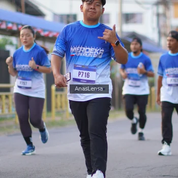 Runner Photo 3458059