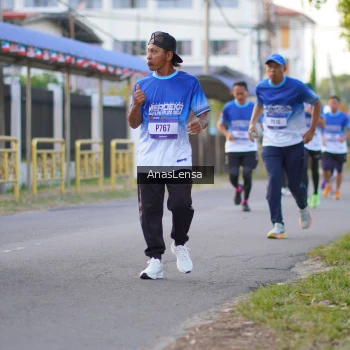 Runner Photo 3458129