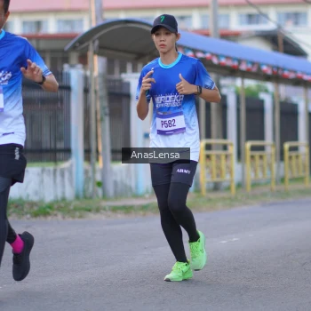 Runner Photo 3458225