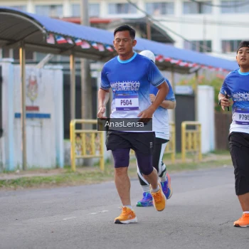 Runner Photo 3458240