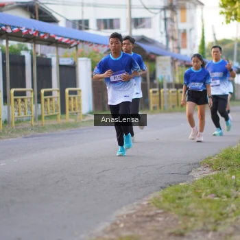 Runner Photo 3458340