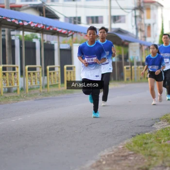 Runner Photo 3458343