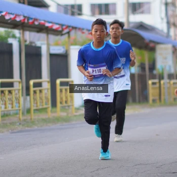 Runner Photo 3458344
