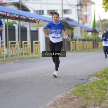 Runner Photo 3458453