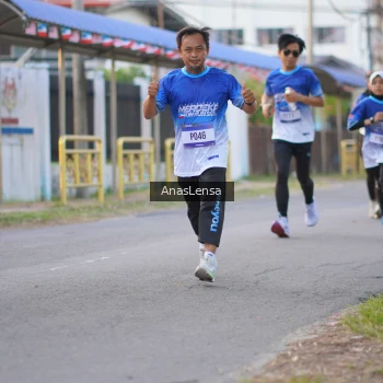 Runner Photo 3458621
