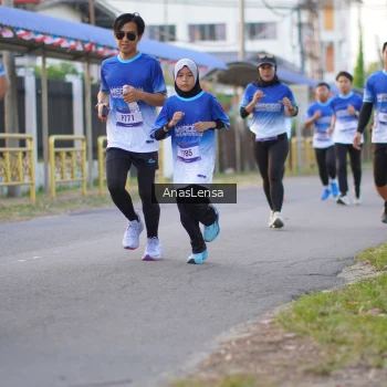 Runner Photo 3458636
