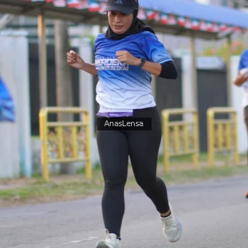 Runner Photo 3458676