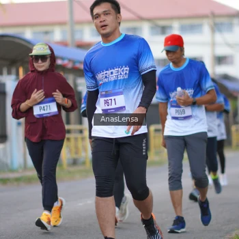 Runner Photo 3458776