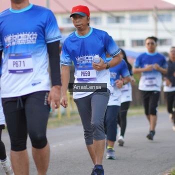 Runner Photo 3458779