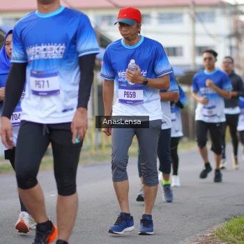 Runner Photo 3458780