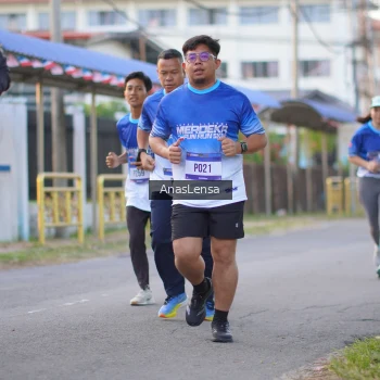 Runner Photo 3458835