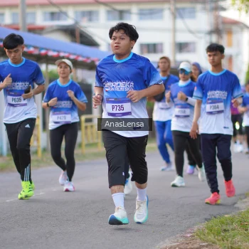 Runner Photo 3459073