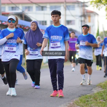 Runner Photo 3459098
