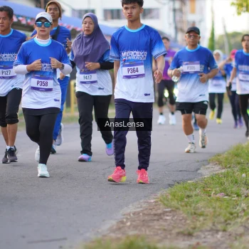 Runner Photo 3459100