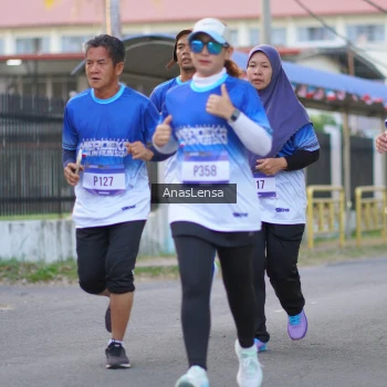 Runner Photo 3459119
