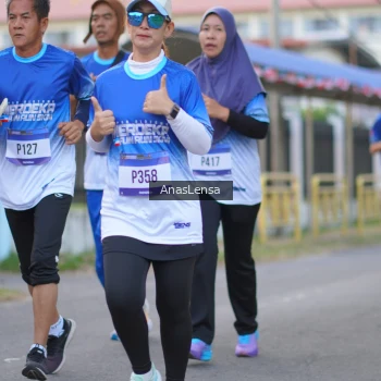 Runner Photo 3459126